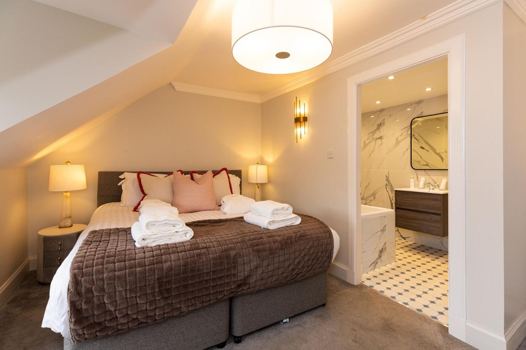Righ Properties - Luxurious City Centre Three Bedroom Apartment Эдинбург Экстерьер фото