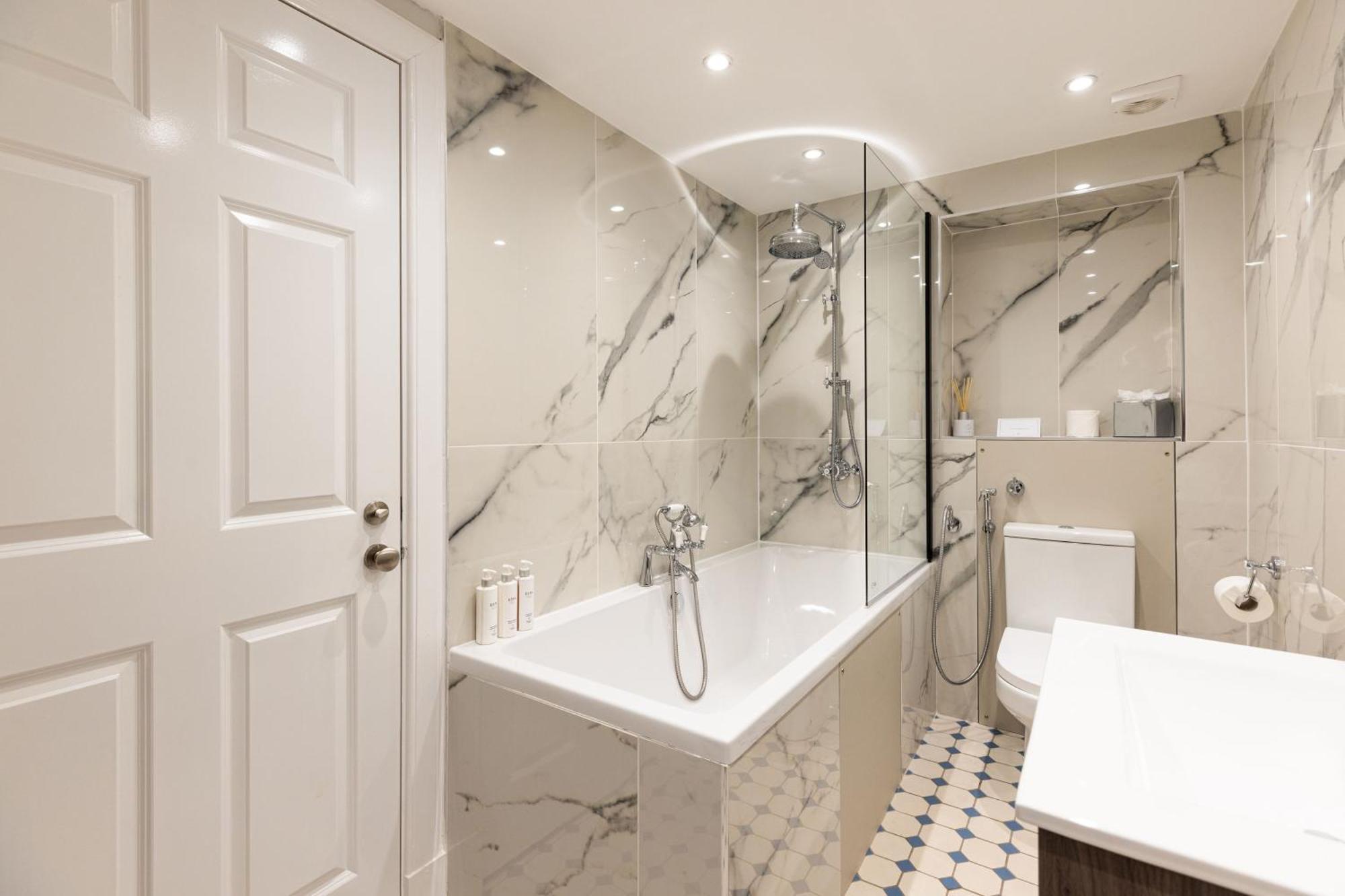 Righ Properties - Luxurious City Centre Three Bedroom Apartment Эдинбург Экстерьер фото