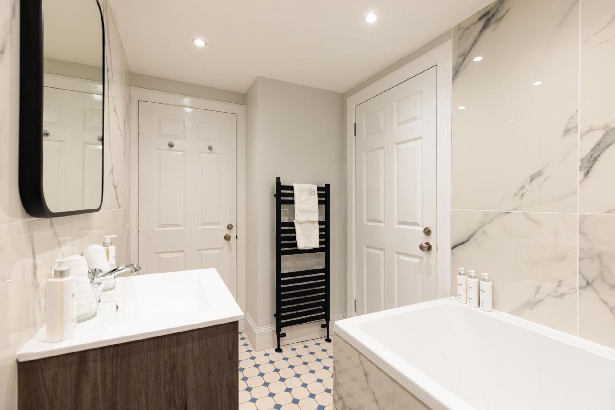 Righ Properties - Luxurious City Centre Three Bedroom Apartment Эдинбург Экстерьер фото